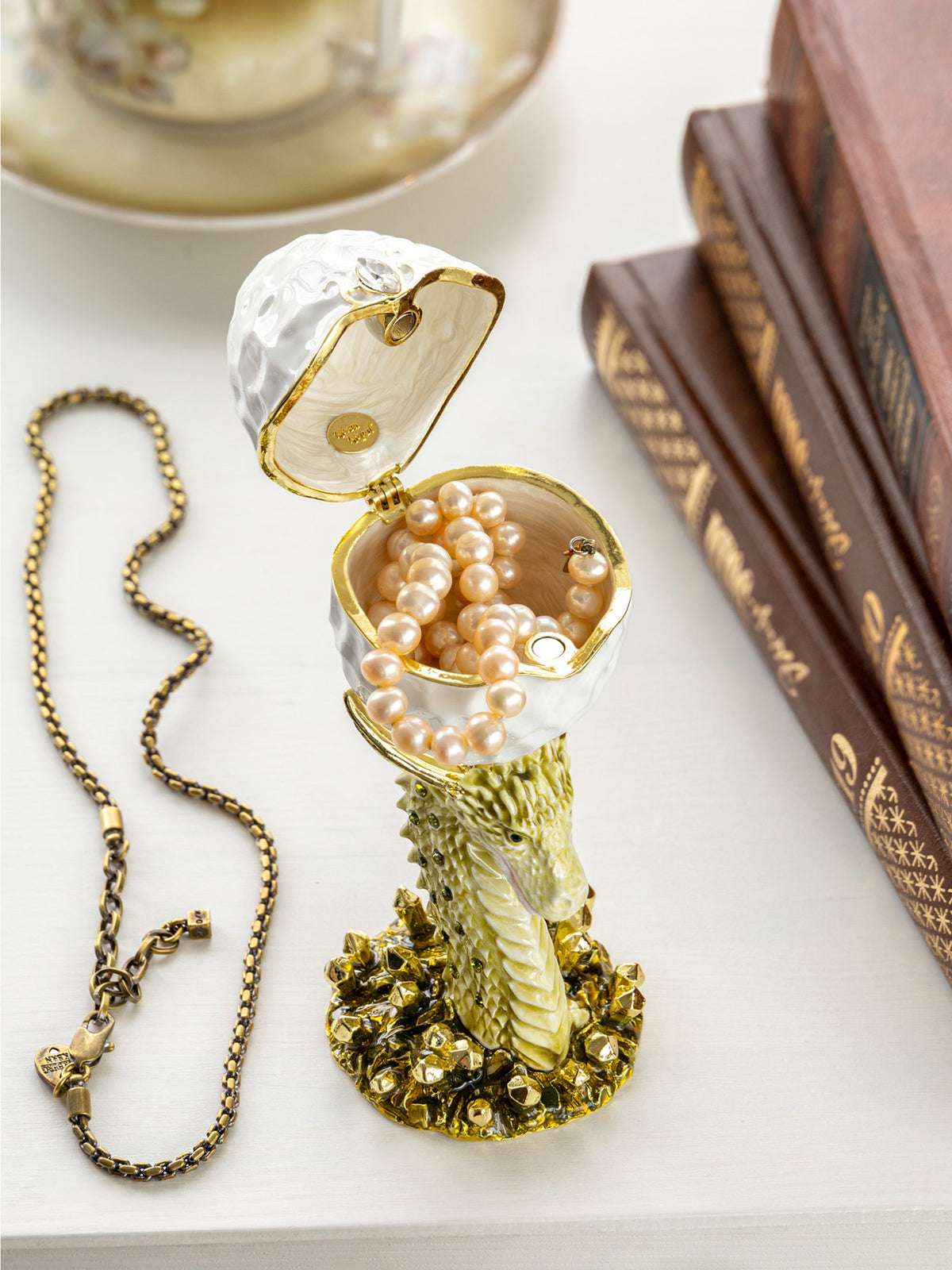 Keren Kopal Golden Dragon head white egg