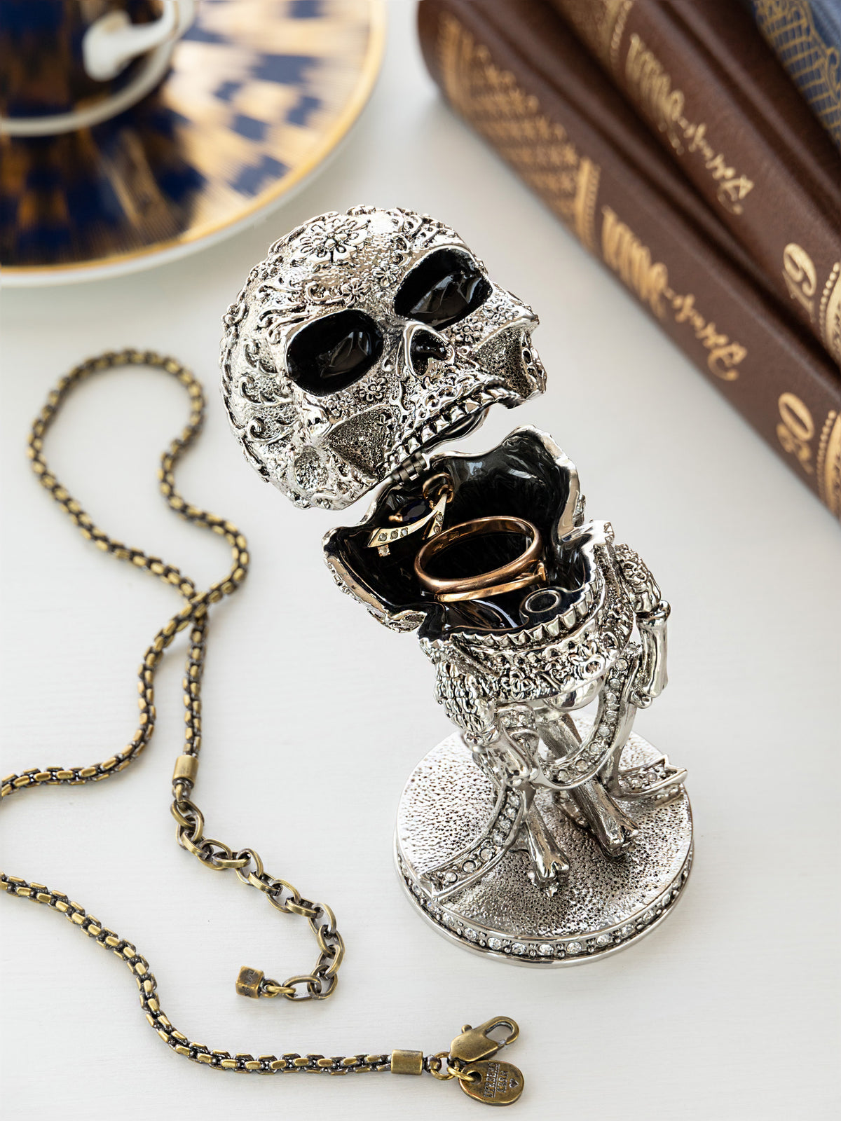 Keren Kopal Silver Skeleton holding Skull