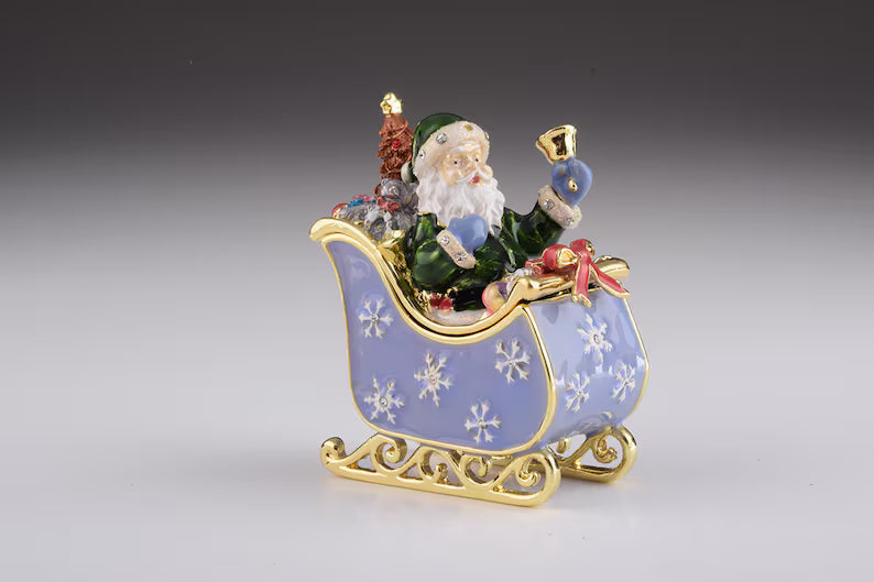 Keren Kopal Santa in Carriage