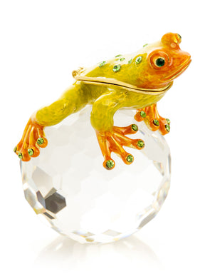 Keren Kopal Frog on Crystal