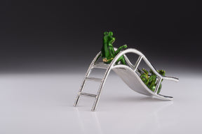 Keren Kopal Two Frogs Riding Slide