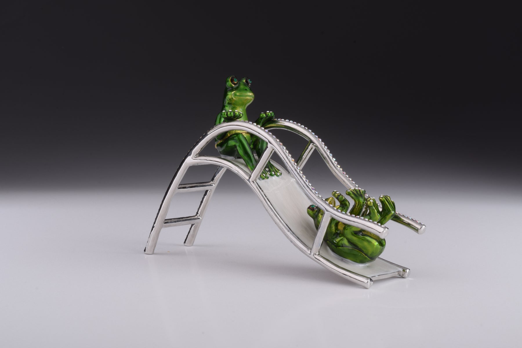 Keren Kopal Two Frogs Riding Slide