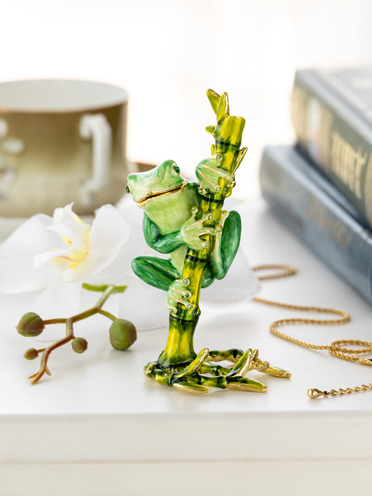 Keren Kopal Green Frog on Bamboo Trinket Box