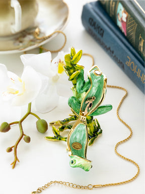 Keren Kopal Green Frog on Bamboo Trinket Box