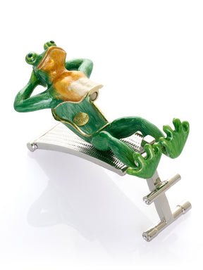 Keren Kopal Grüner Frosch beim Training auf der Bank Schmuckkästchen