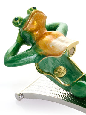 Keren Kopal Grüner Frosch beim Training auf der Bank Schmuckkästchen