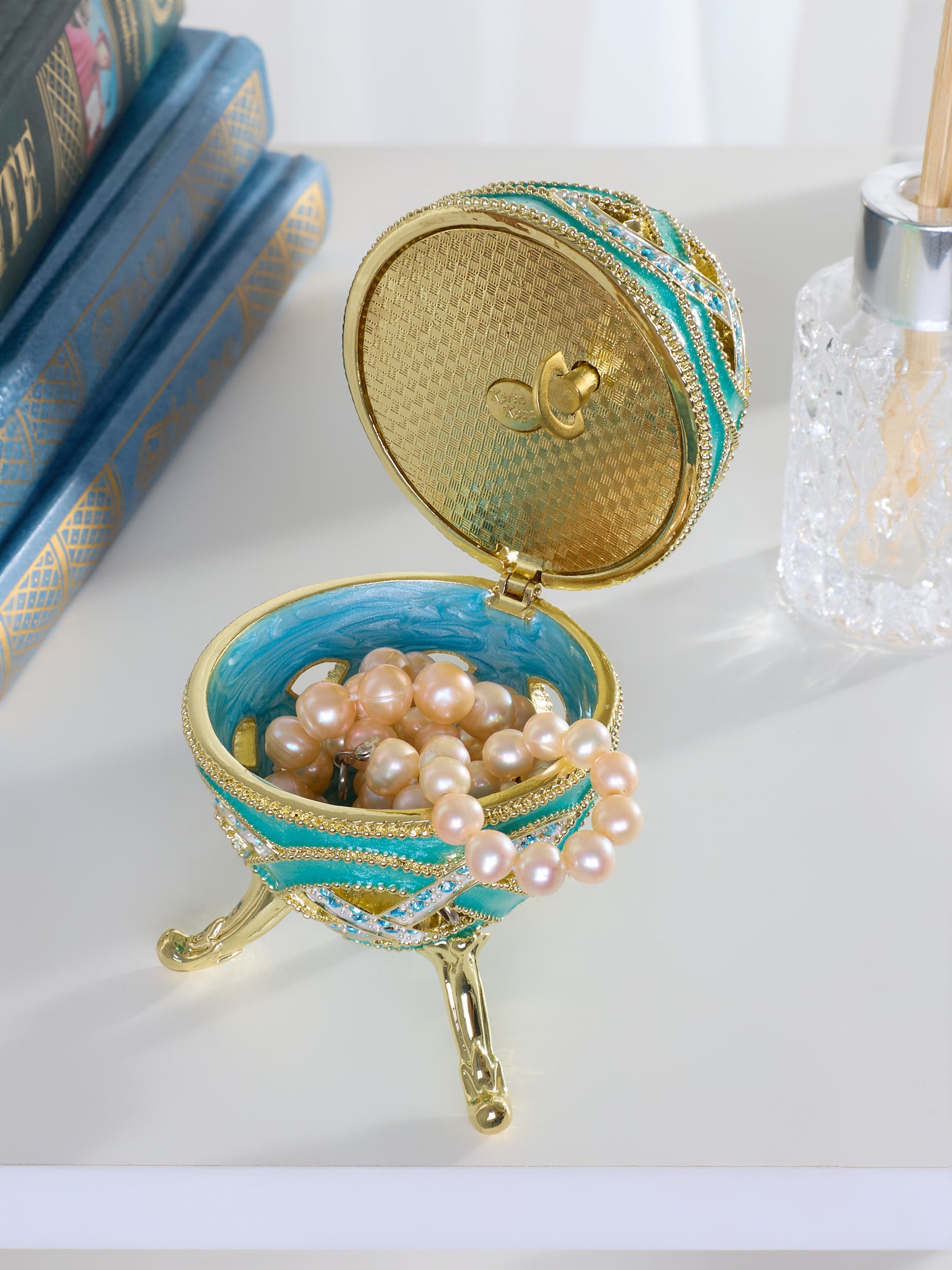 Boîte à bijoux musicale œuf à treillis turquoise tissé - Le Lac des Cygnes de Tchaïkovski