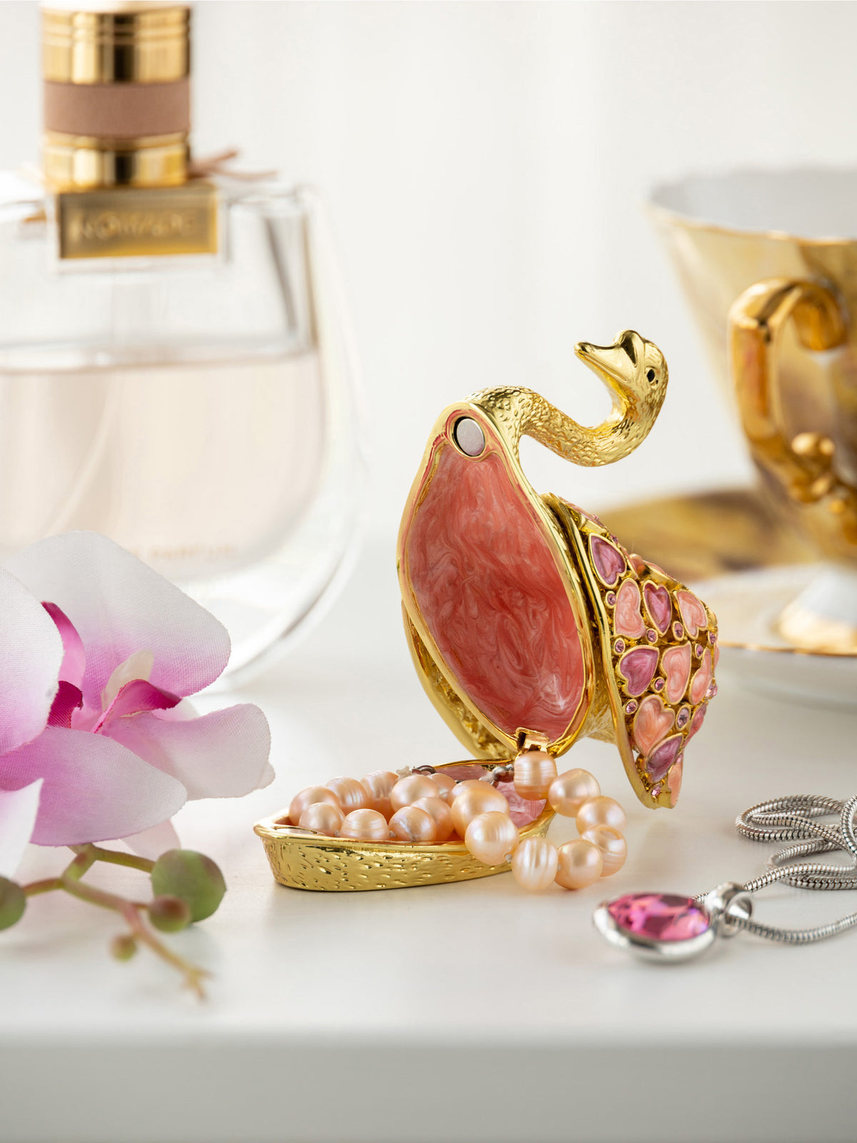 Keren Kopal Golden Swan with Hearts