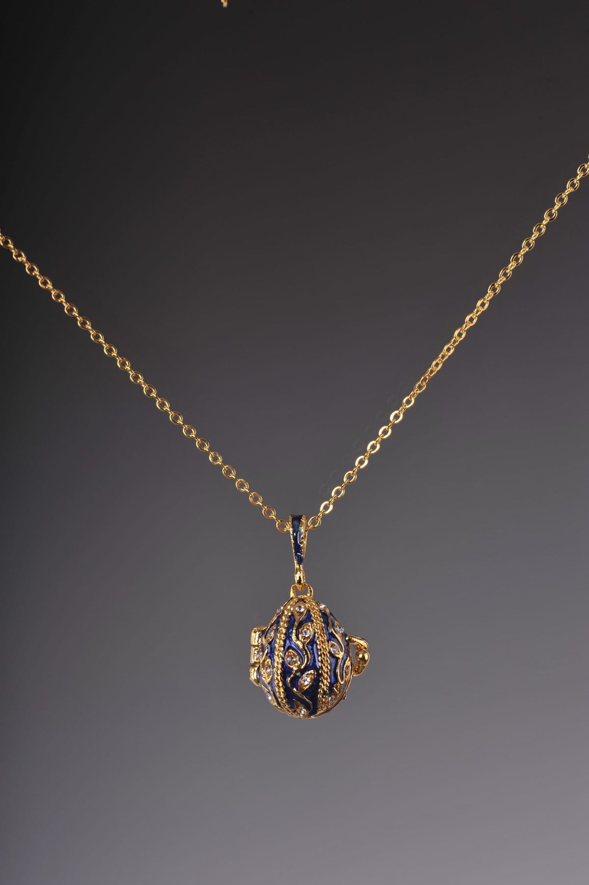 Collier d’oeufs de Pâques Fabergé bleu