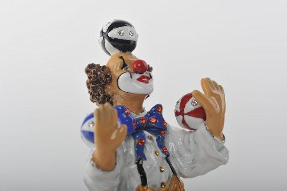 Keren Kopal Circus Clown Juggling  89.00