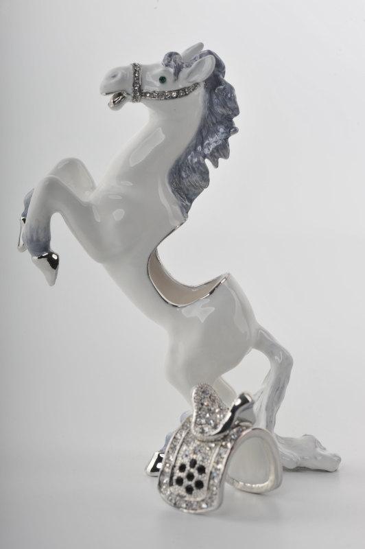 Keren Kopal White Horse  86.50